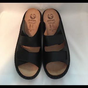 Hauer, Women’s Double Strap Sandals, Black Leather, Size 10.5-11, Austria